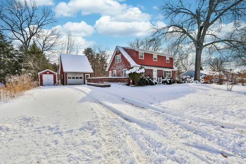 Photo of 12 Hemlock Street, Hudson, NH 03051 (MLS # 5074664)