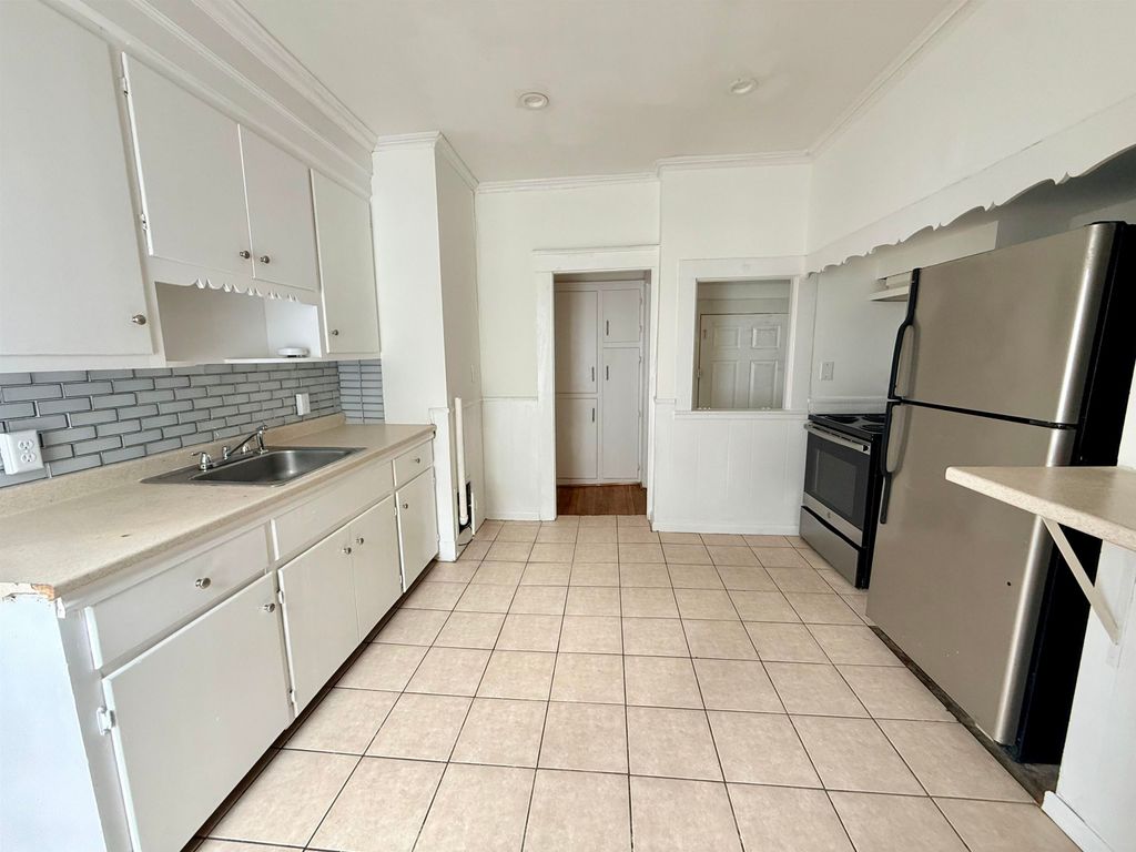 Photo of 28 Brook Street #2, Manchester, NH 03104 (MLS # 5082345)