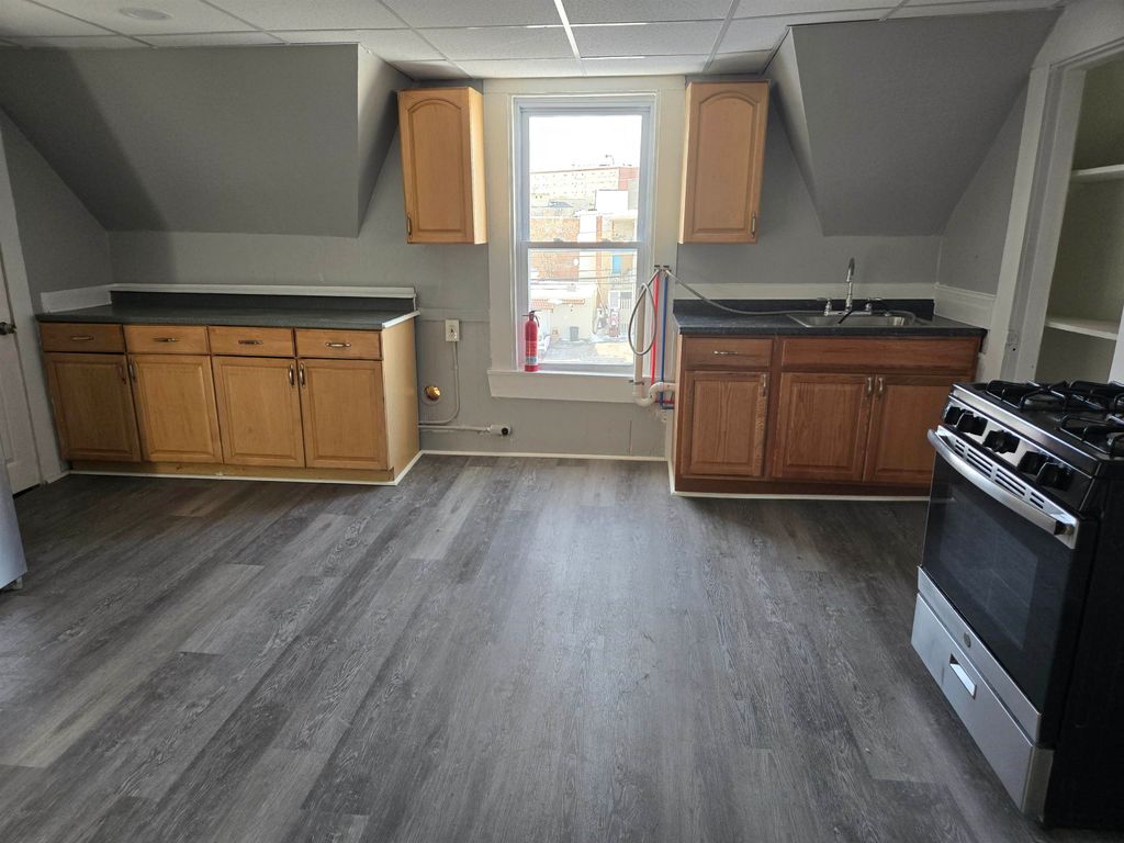 Photo of 167 Spruce Street #3, Manchester, NH 03103 (MLS # 5074556)