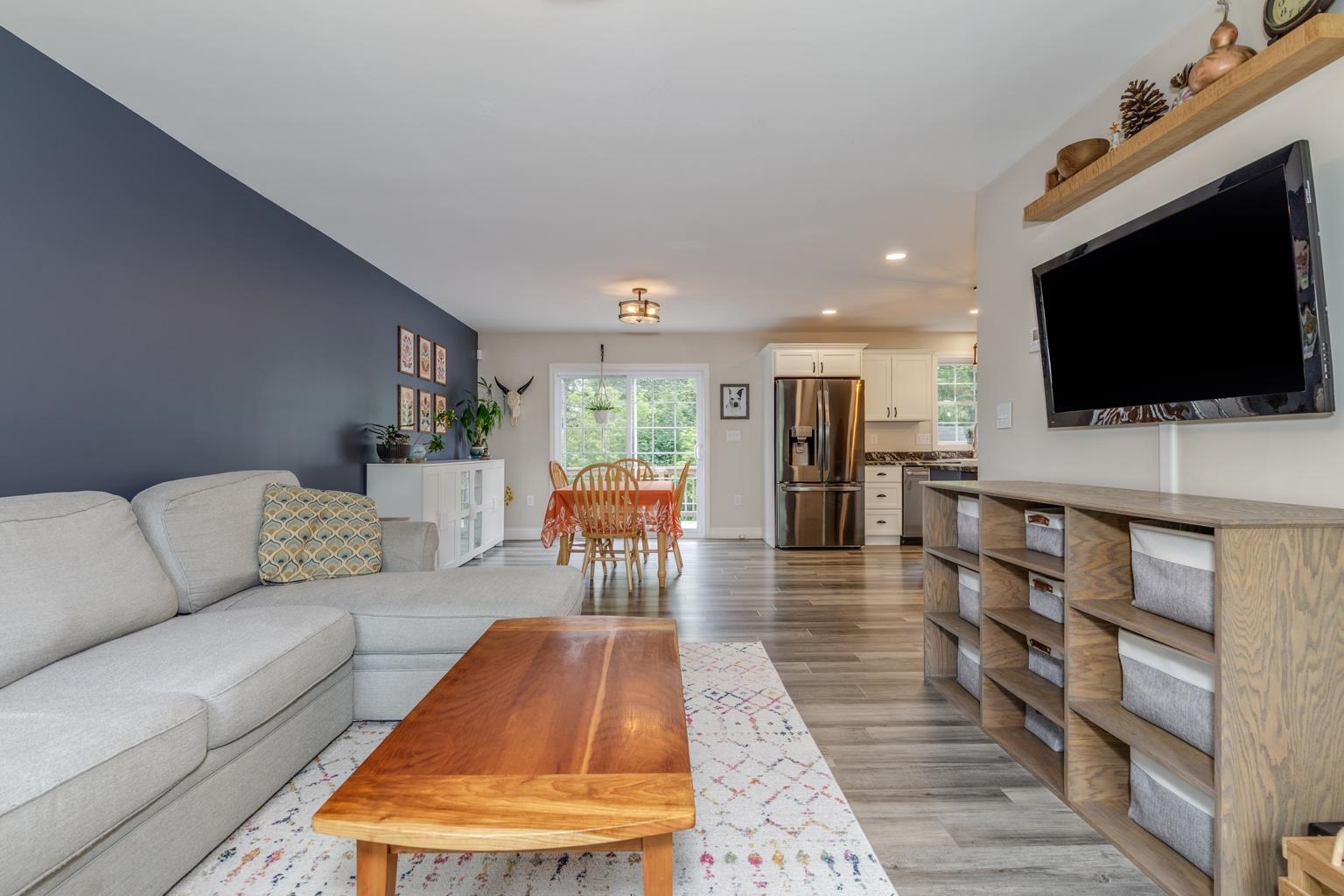 Pembroke, New Hampshire 03275, United States, 3 Bedrooms Bedrooms, ,2 BathroomsBathrooms,Residential,Active,153090