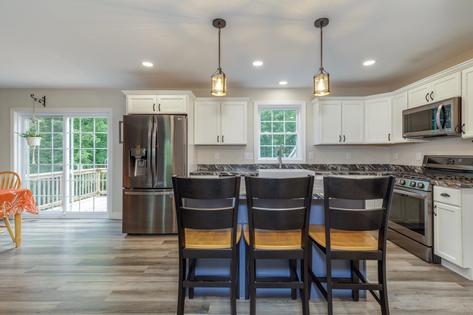 Pembroke, New Hampshire 03275, United States, 3 Bedrooms Bedrooms, ,2 BathroomsBathrooms,Residential,Active,153090