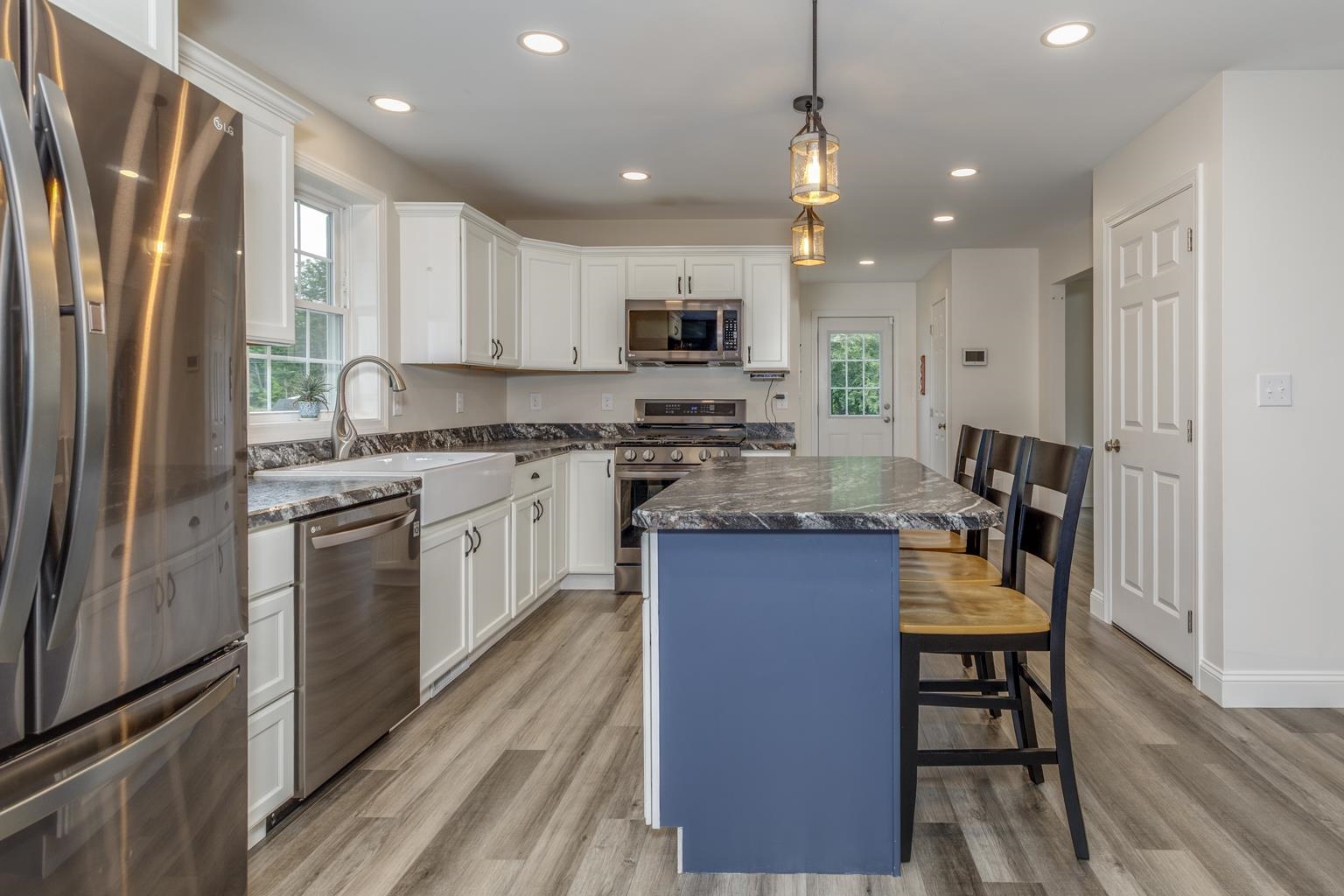 Pembroke, New Hampshire 03275, United States, 3 Bedrooms Bedrooms, ,2 BathroomsBathrooms,Residential,Active,153090