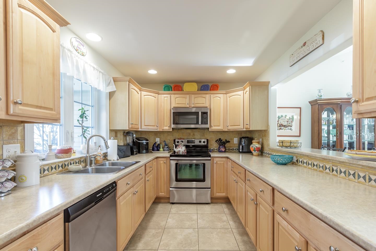 Hooksett, New Hampshire 03106, United States, 2 Bedrooms Bedrooms, ,2 BathroomsBathrooms,Residential,Pending,114539