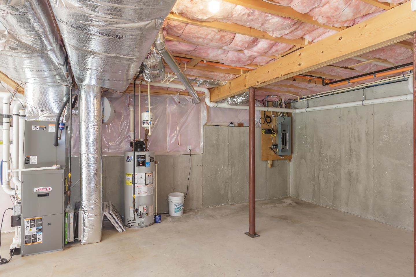 Hooksett, New Hampshire 03106, United States, 2 Bedrooms Bedrooms, ,2 BathroomsBathrooms,Residential,Pending,114539