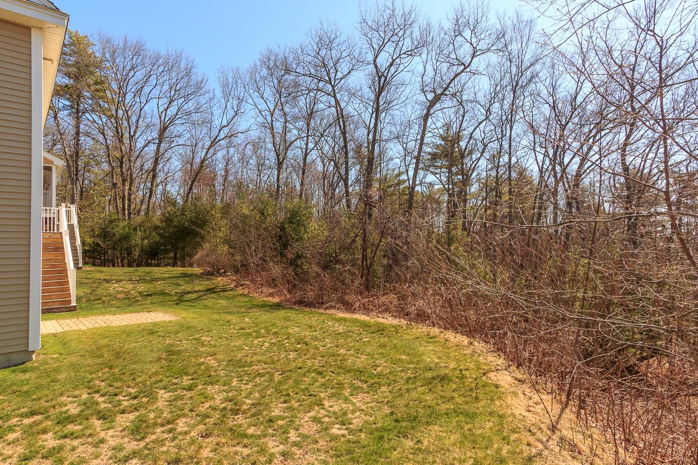 Hooksett, New Hampshire 03106, United States, 2 Bedrooms Bedrooms, ,2 BathroomsBathrooms,Residential,Pending,114539