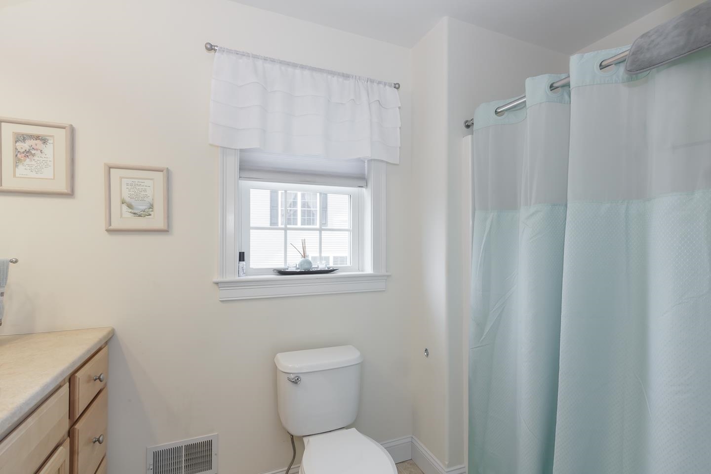 Hooksett, New Hampshire 03106, United States, 2 Bedrooms Bedrooms, ,2 BathroomsBathrooms,Residential,Pending,114539