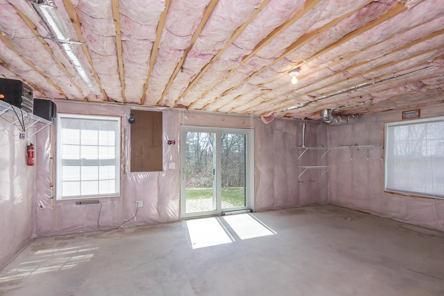 Hooksett, New Hampshire 03106, United States, 2 Bedrooms Bedrooms, ,2 BathroomsBathrooms,Residential,Pending,114539