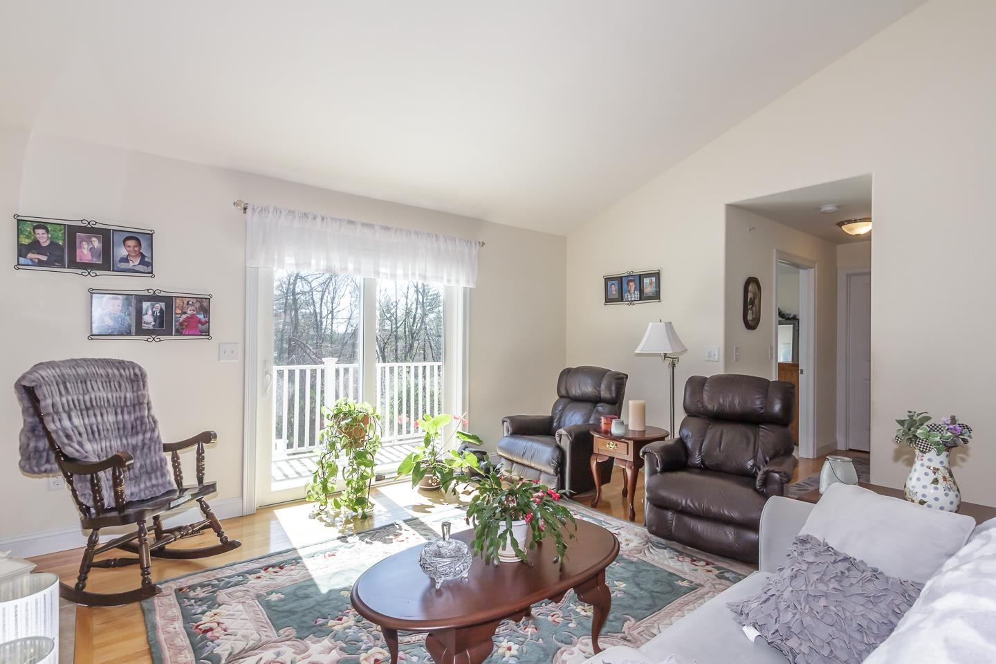 Hooksett, New Hampshire 03106, United States, 2 Bedrooms Bedrooms, ,2 BathroomsBathrooms,Residential,Pending,114539