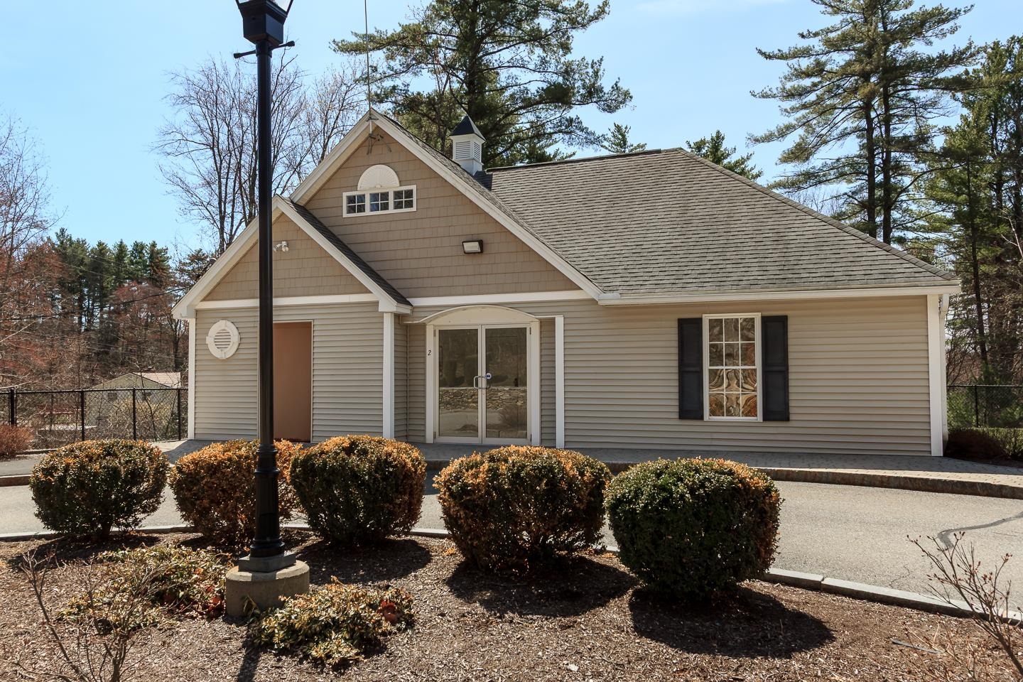 Hooksett, New Hampshire 03106, United States, 2 Bedrooms Bedrooms, ,2 BathroomsBathrooms,Residential,Pending,114539