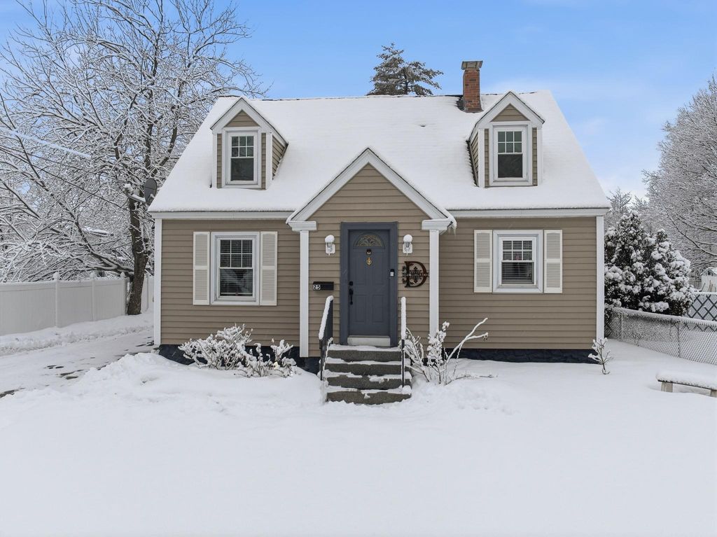 Photo of 25 East Dunstable Road, Nashua, NH 03060 (MLS # 5077392)