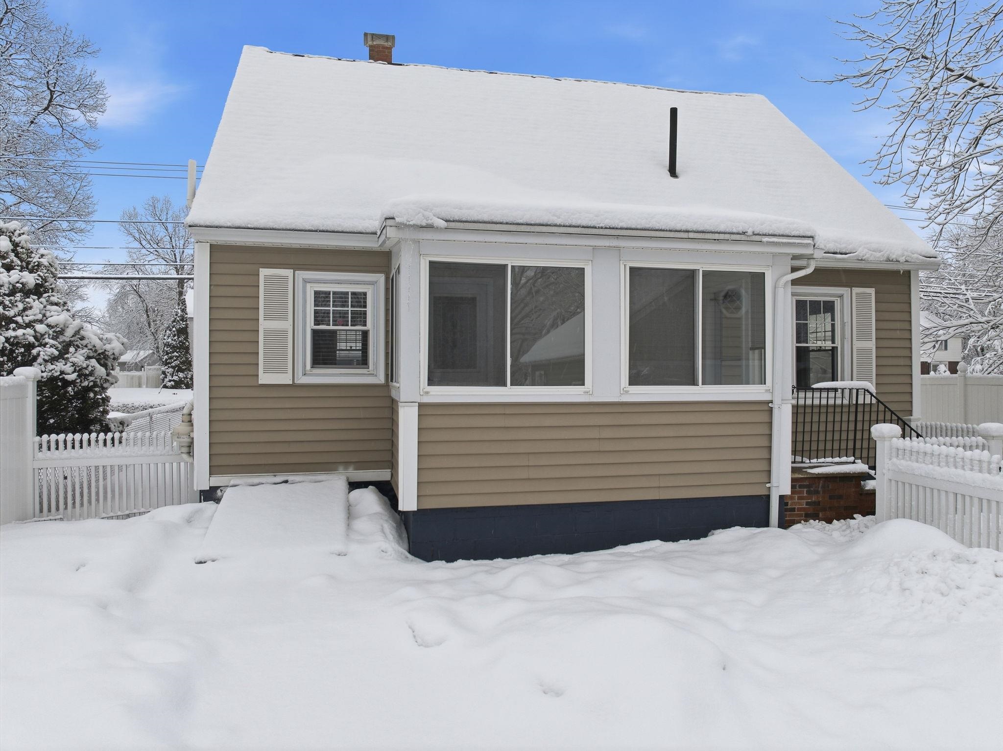 25 East Dunstable Road