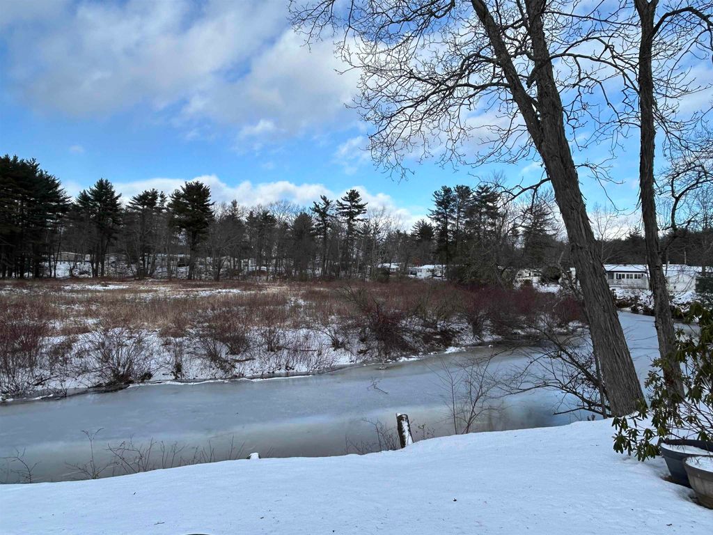 Photo of 911 Camelot Drive, Exeter, NH 03833 (MLS # 5072757)