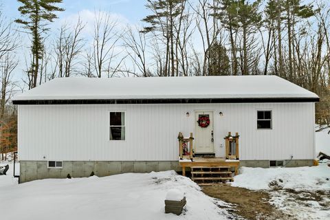 Photo of 23 woodcrest Drive, Ossipee, NH 03864 (MLS # 5072400)
