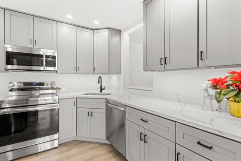 Photo of 2 Scituate Place #1, Merrimack, NH 03054 (MLS # 5071683)