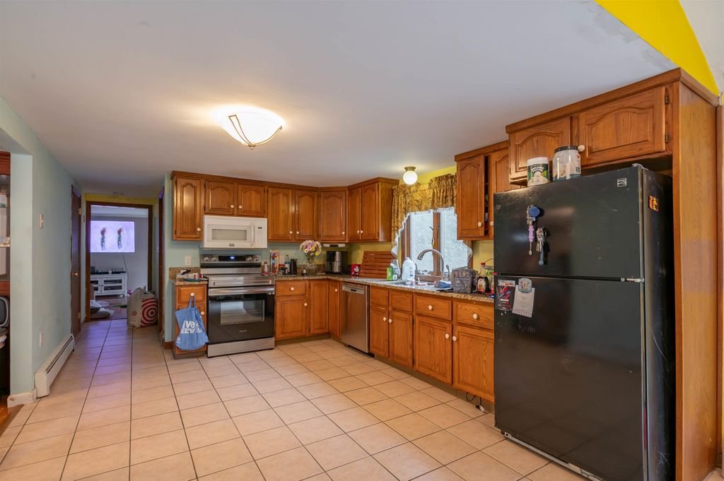 Photo of 5 Lisa Terrace, Pelham, NH 03076 (MLS # 5085116)