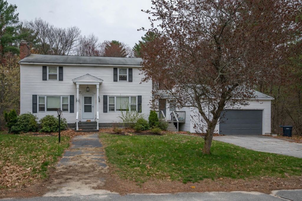 Photo of 5 Lisa Terrace, Pelham, NH 03076 (MLS # 5085116)