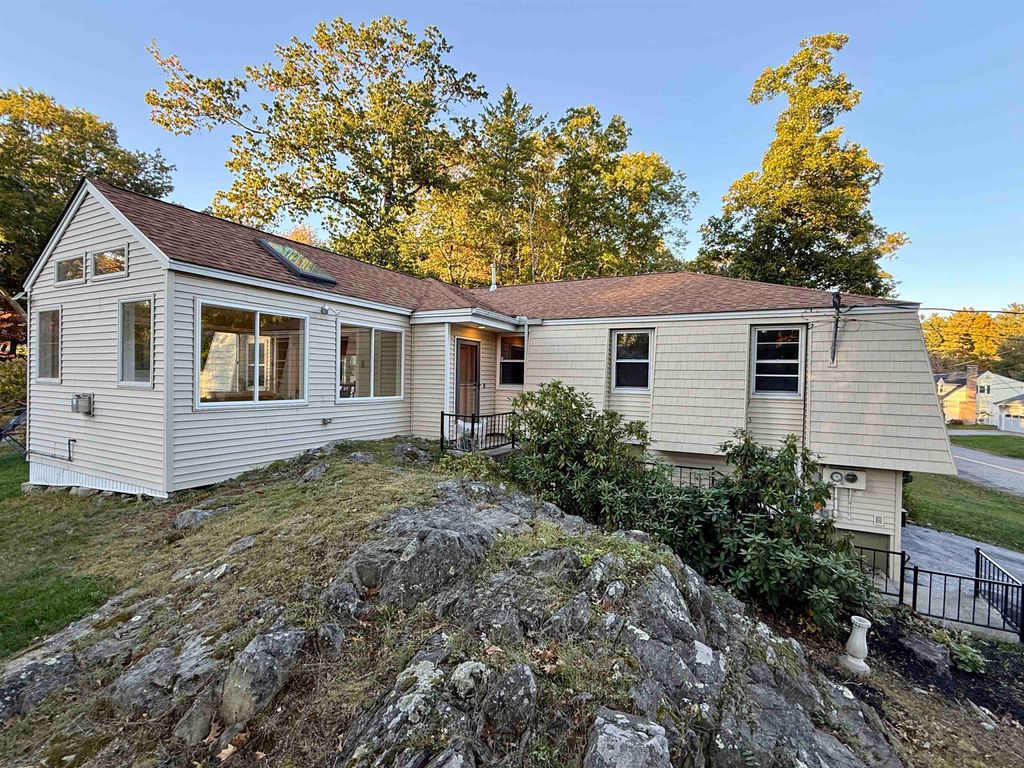 Photo of 17 Harding Road, Portsmouth, NH 03801 (MLS # 5064003)