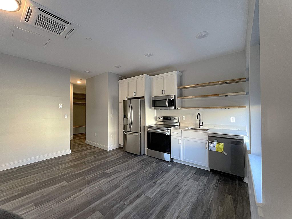 Photo of 25 Lowell Street #202, Manchester, NH 03101 (MLS # 5067743)