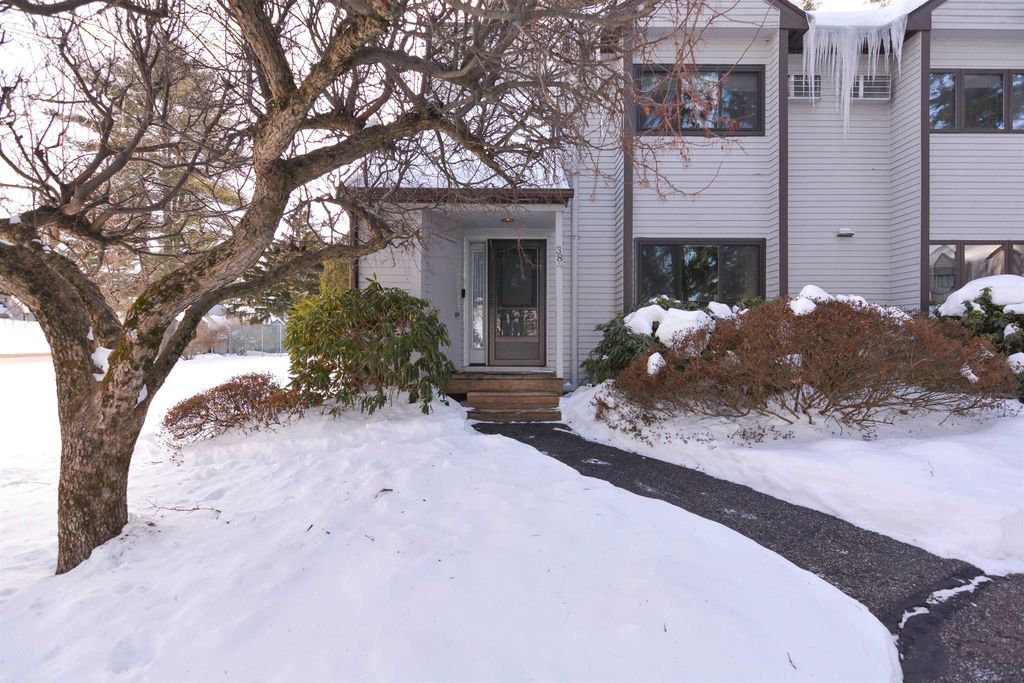 Photo of 38 Pondview Drive, Merrimack, NH 03054 (MLS # 5076259)