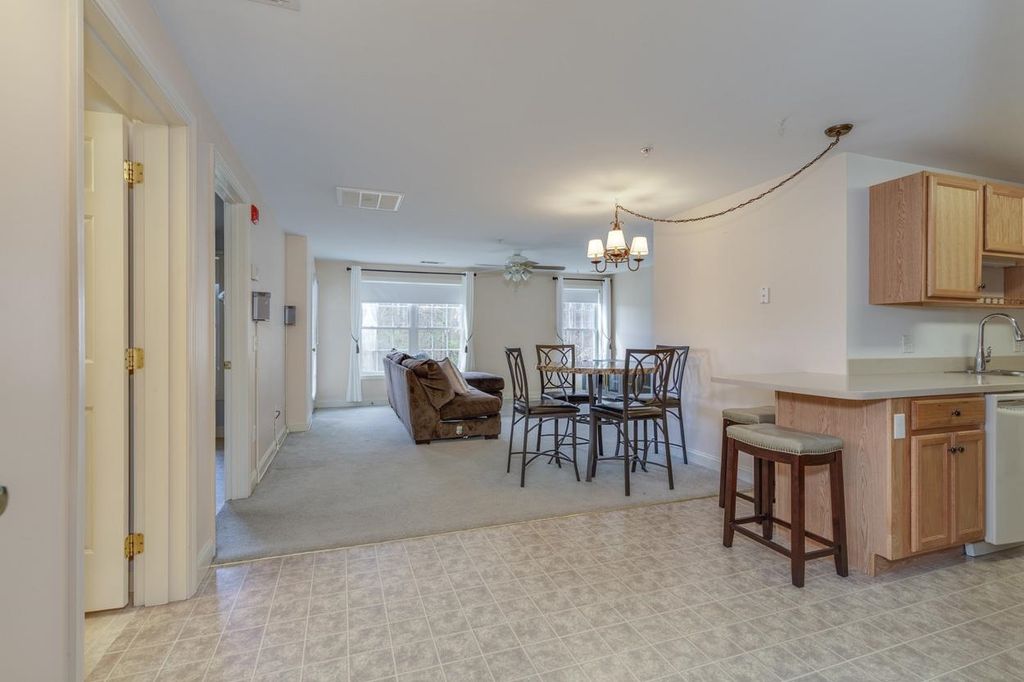 Photo of 4 Crestview Circle #109, Londonderry, NH 03053 (MLS # 5081830)