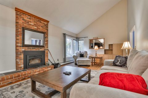 Photo of 11 Teloian Drive, Hudson, NH 03051 (MLS # 5066916)