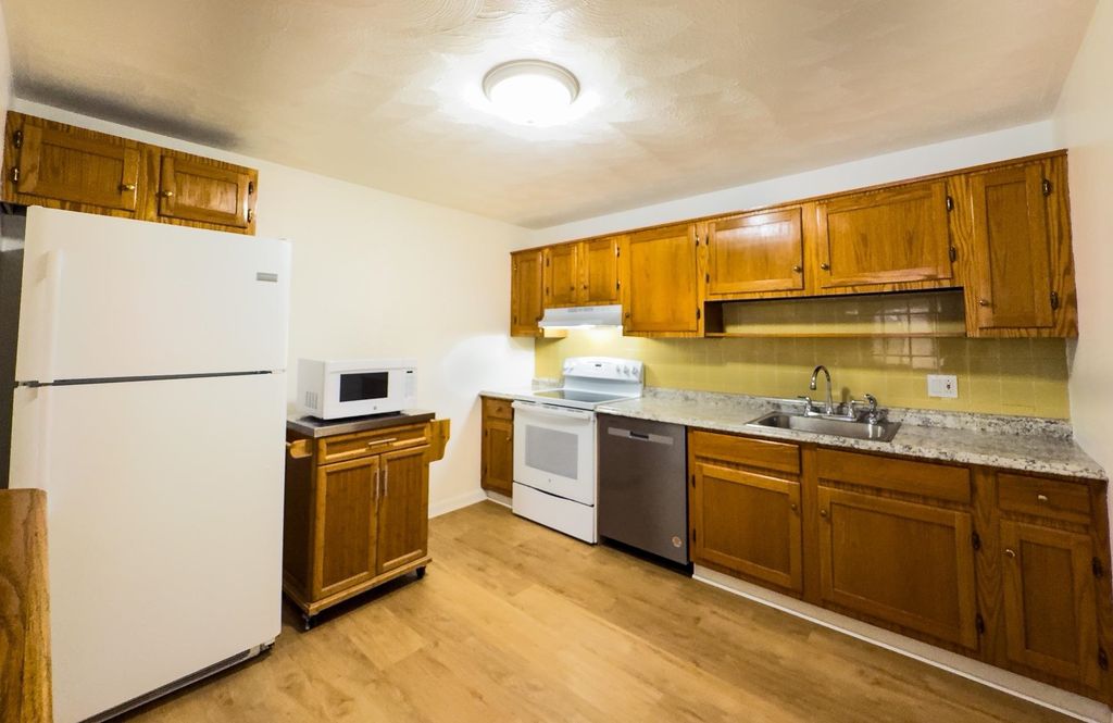 Photo of 13 Silvestri Circle #23, Derry, NH 03038 (MLS # 5075121)