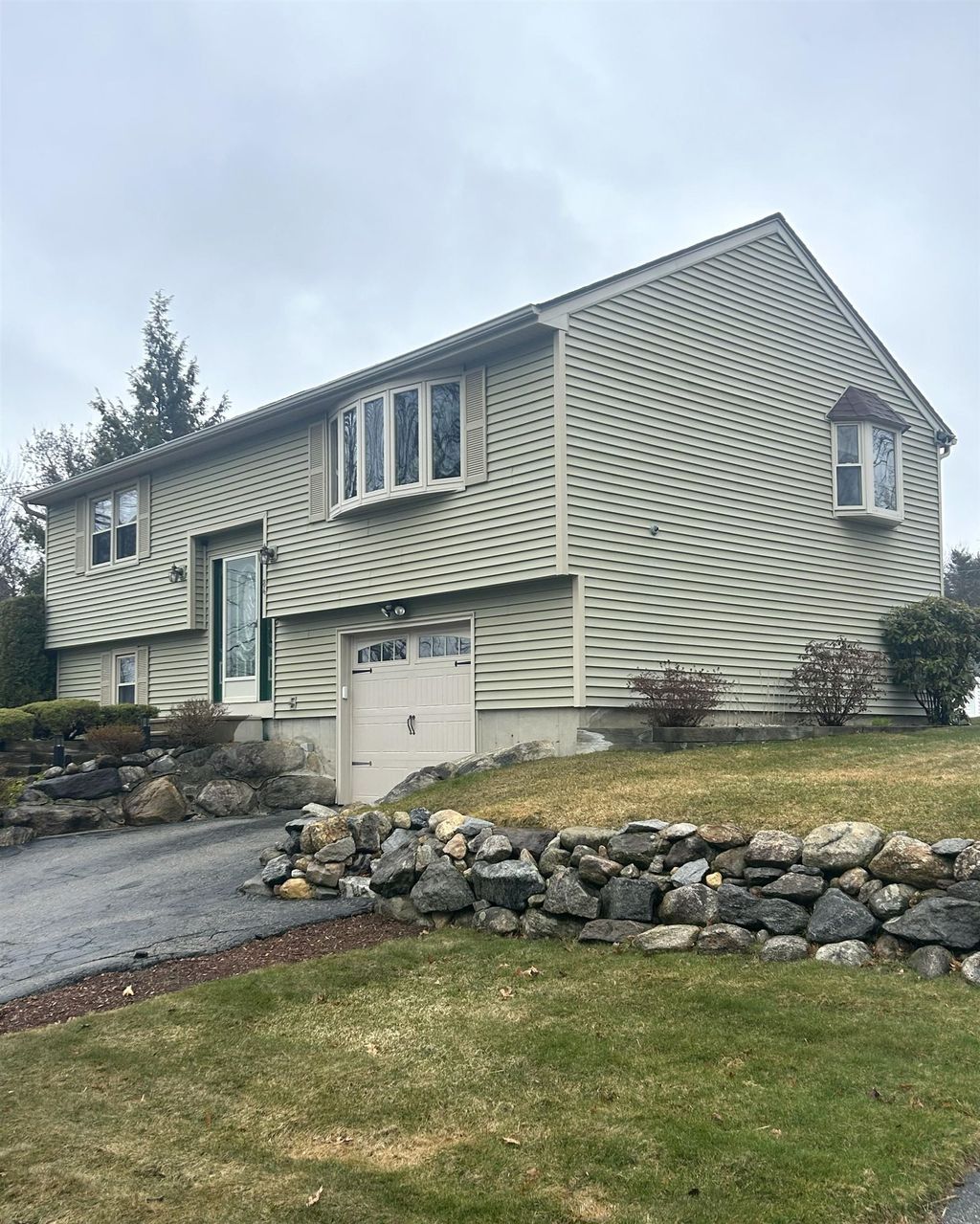 Photo of 84 S Fremont Street, Manchester, NH 03103 (MLS # 5081939)