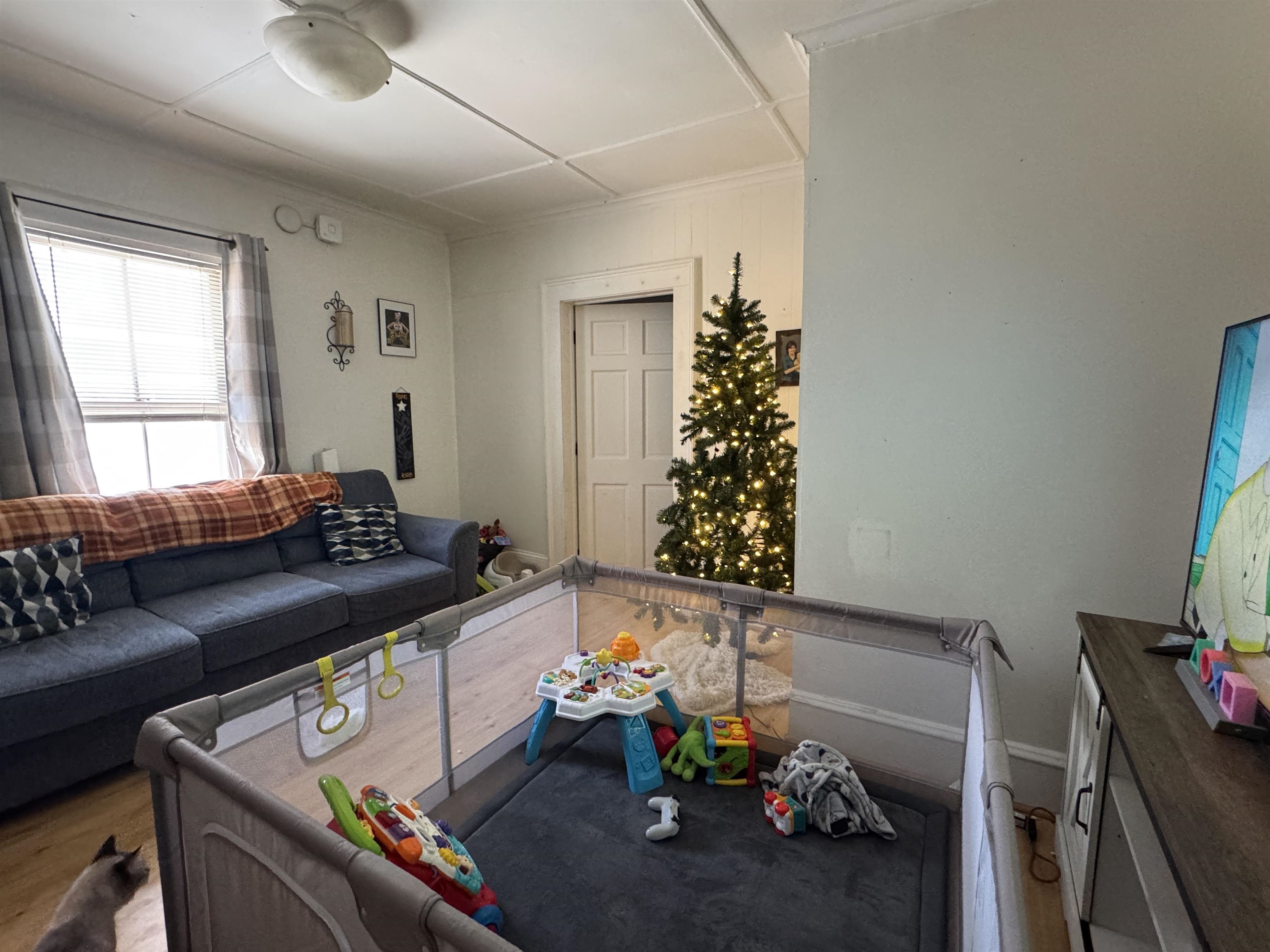 27 Upper Welden Street