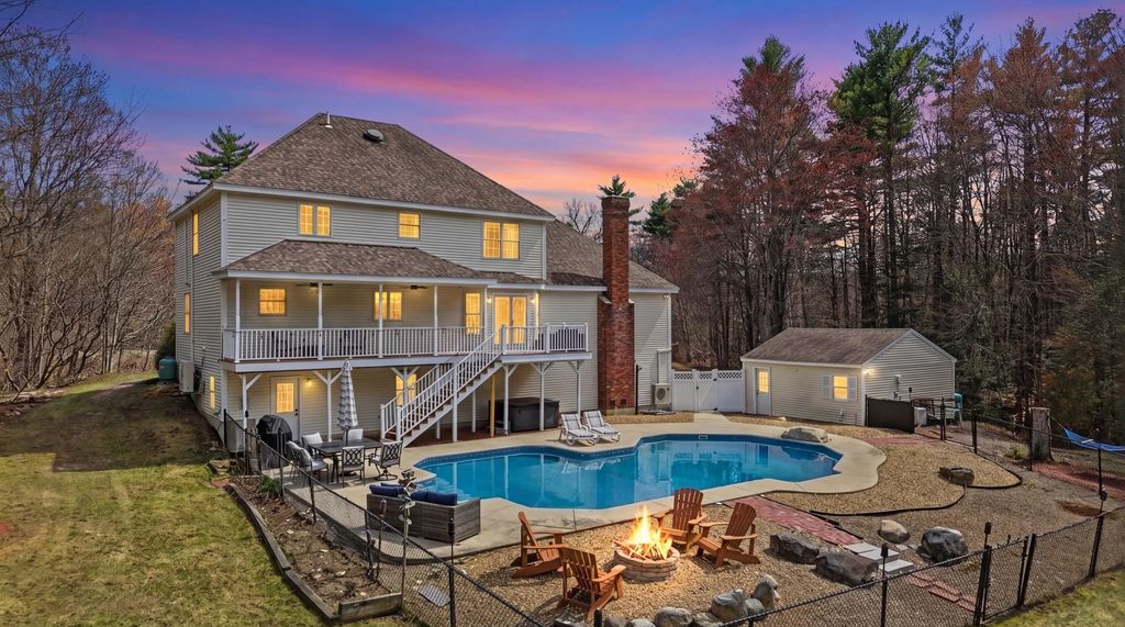 Photo of 322 Meadow Fox Lane, Chester, NH 03036 (MLS # 5084336)