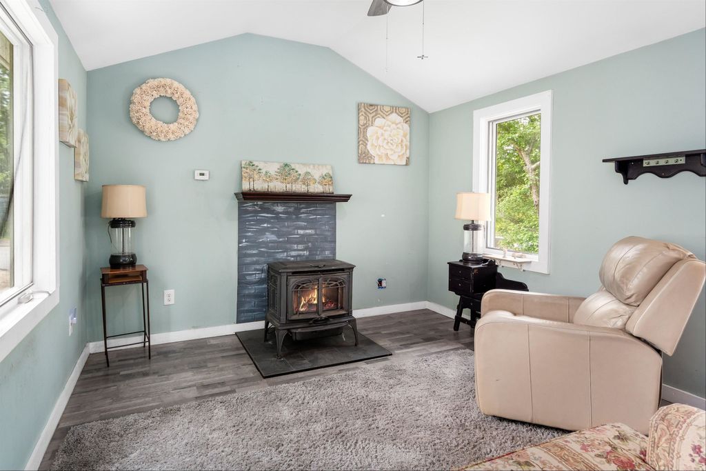 Photo of 8 Bush Avenue, Allenstown, NH 03275 (MLS # 5048027)