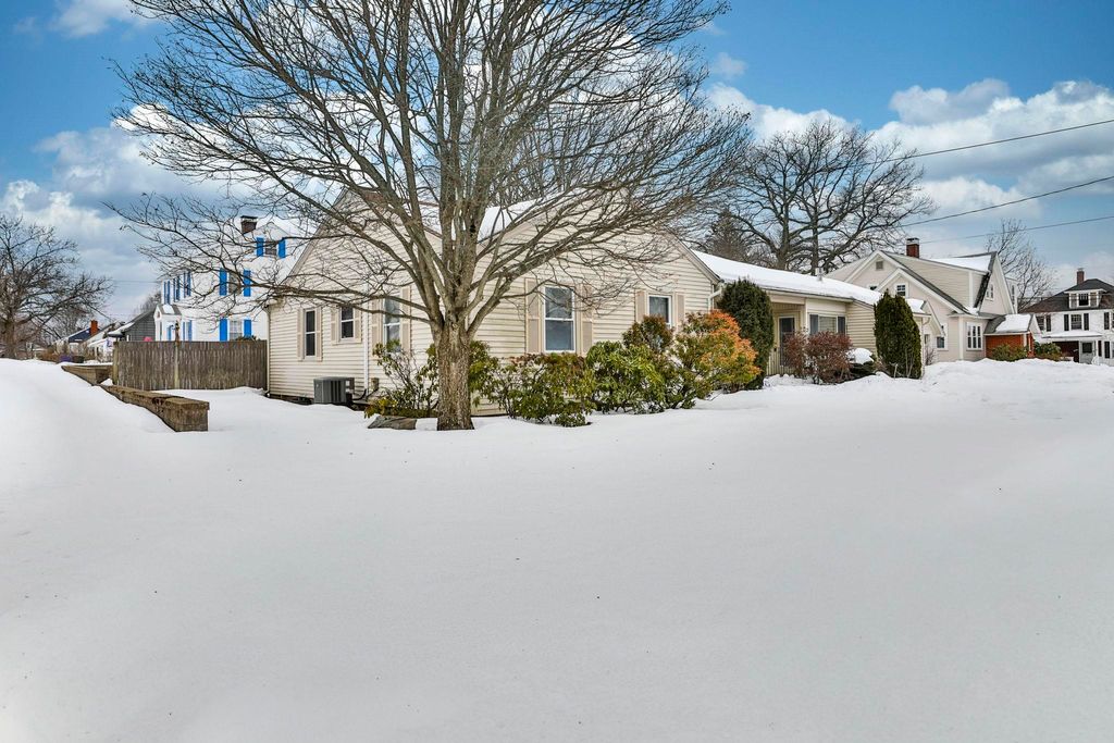 Photo of 305 Blodget Street, Manchester, NH 03104 (MLS # 5078259)