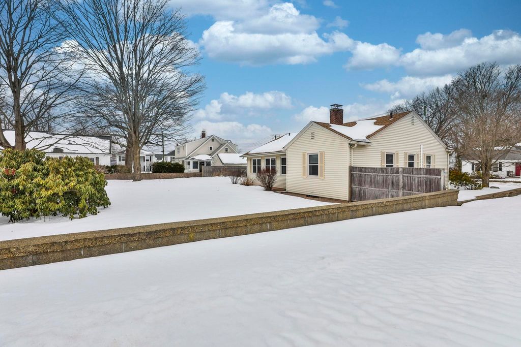 Photo of 305 Blodget Street, Manchester, NH 03104 (MLS # 5078259)