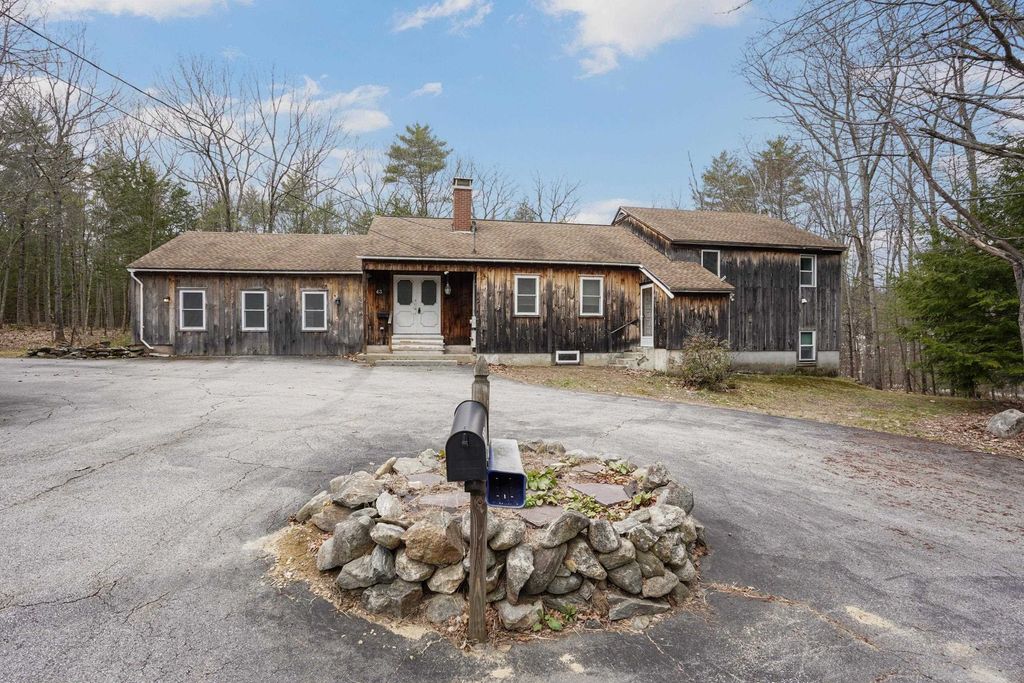 Photo of 43 Snow Road, Goffstown, NH 03045 (MLS # 5085175)