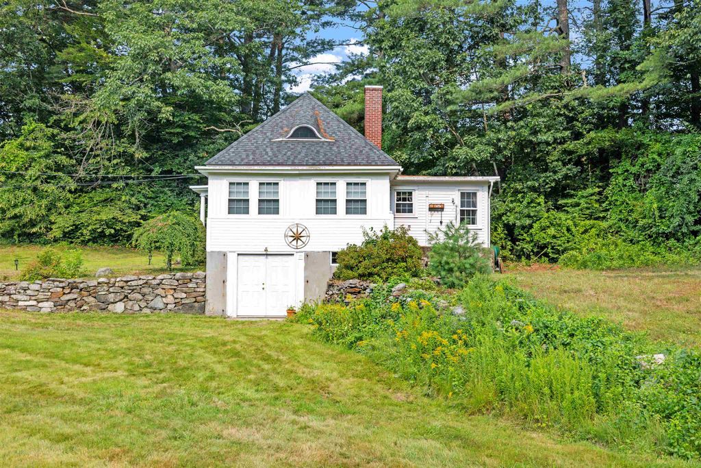 Photo of 186 Main Street, Hopkinton, NH 03229 (MLS # 5055371)