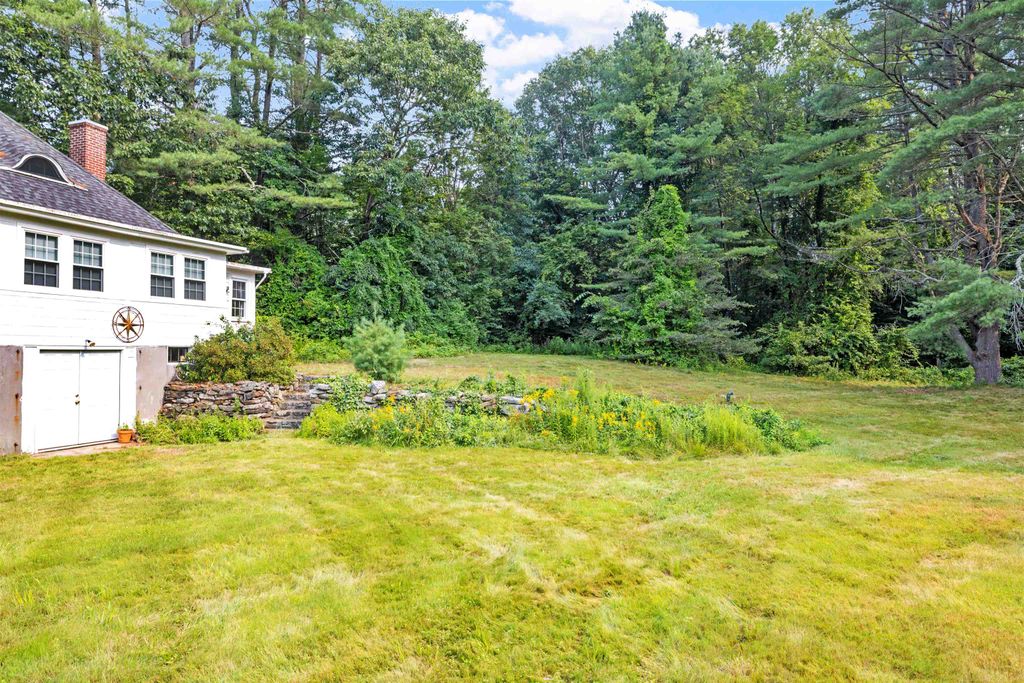 Photo of 186 Main Street, Hopkinton, NH 03229 (MLS # 5055371)