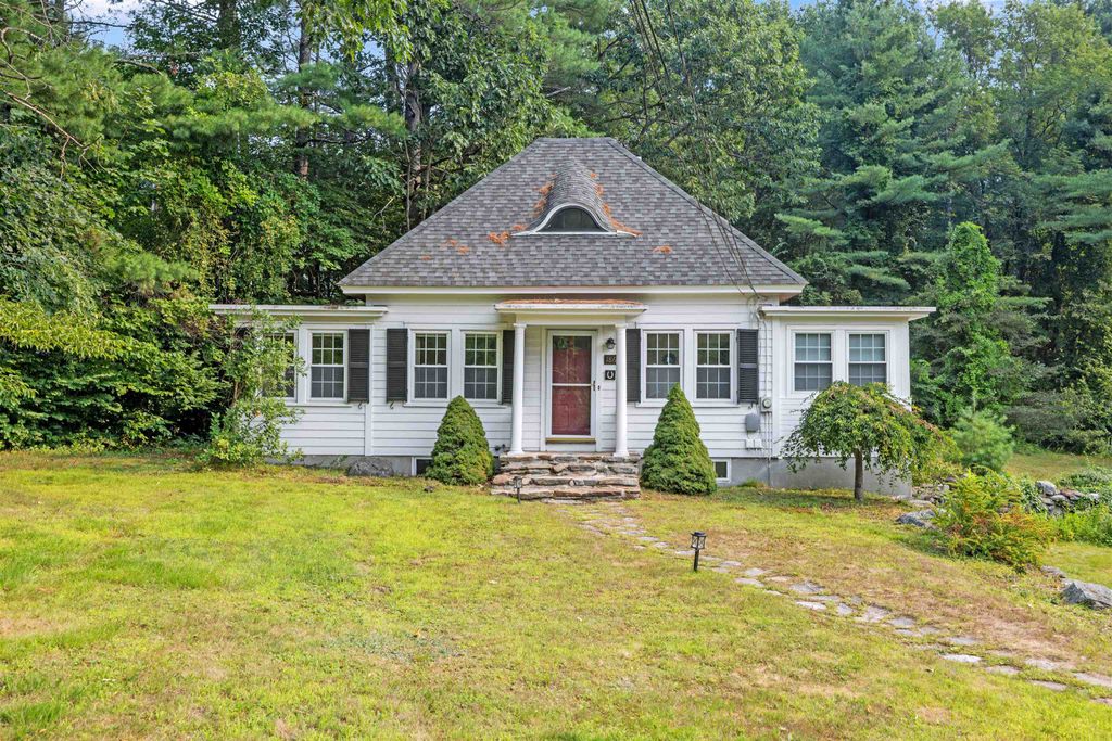 Photo of 186 Main Street, Hopkinton, NH 03229 (MLS # 5055371)
