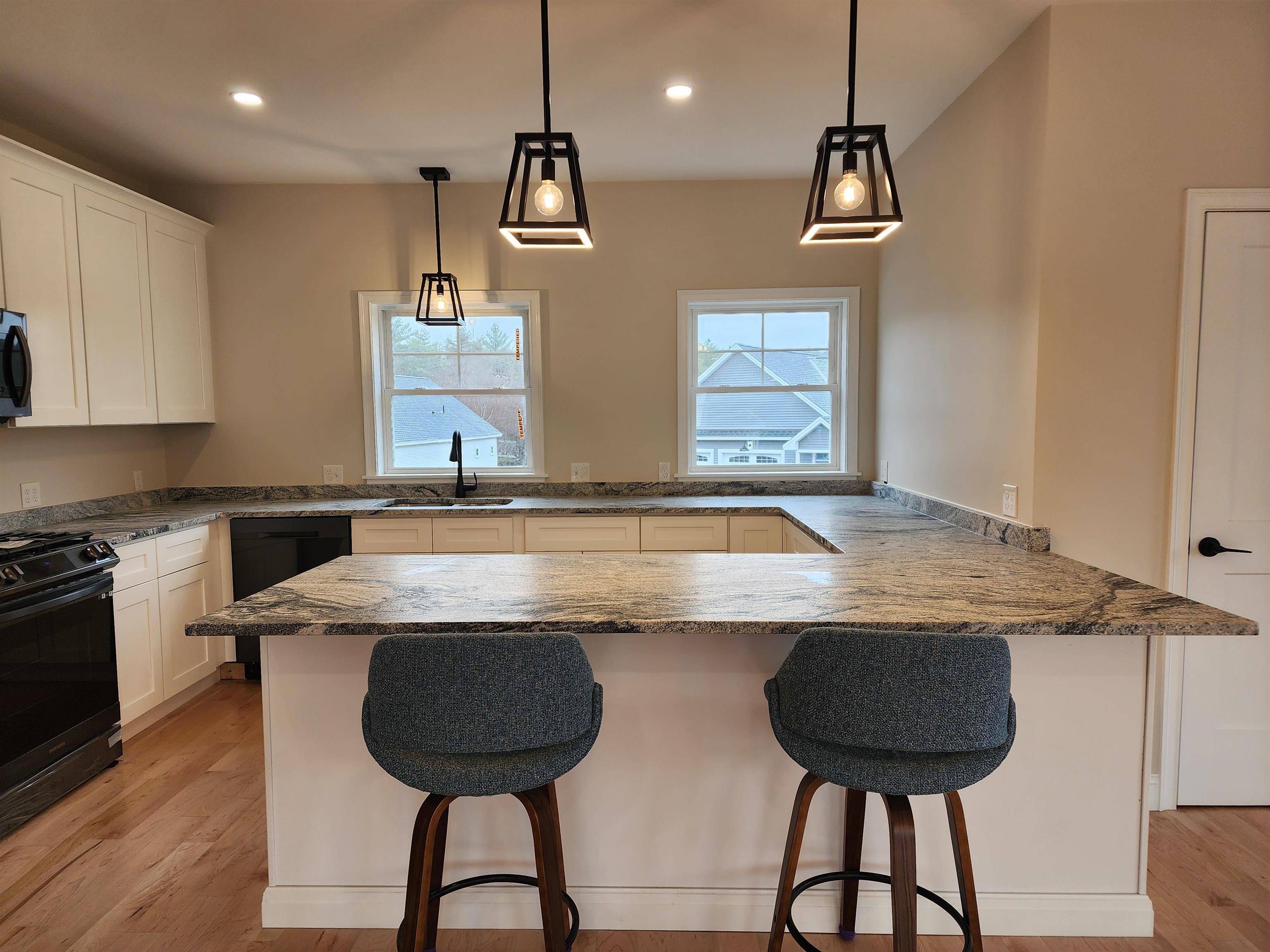 Chichester, New Hampshire 03258, United States, 2 Bedrooms Bedrooms, ,2 BathroomsBathrooms,Residential,Active,94939