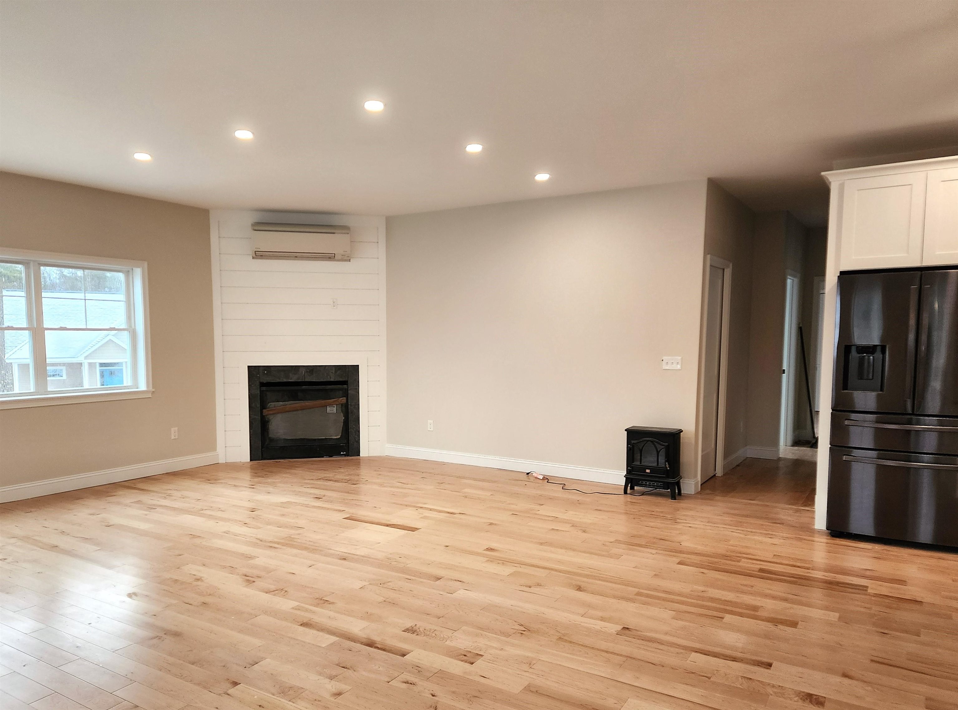 Chichester, New Hampshire 03258, United States, 2 Bedrooms Bedrooms, ,2 BathroomsBathrooms,Residential,Active,94939