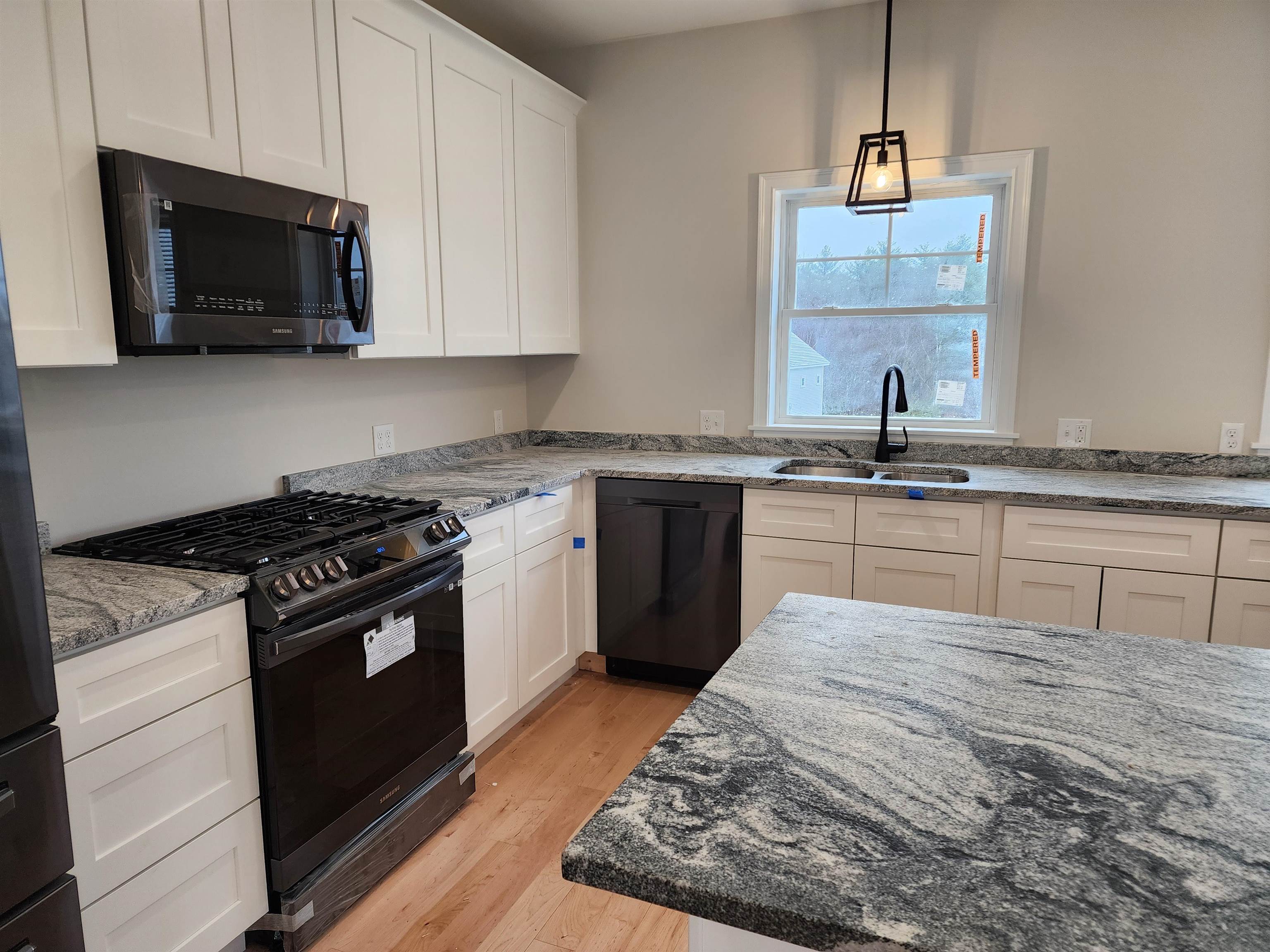 Chichester, New Hampshire 03258, United States, 2 Bedrooms Bedrooms, ,2 BathroomsBathrooms,Residential,Active,94939