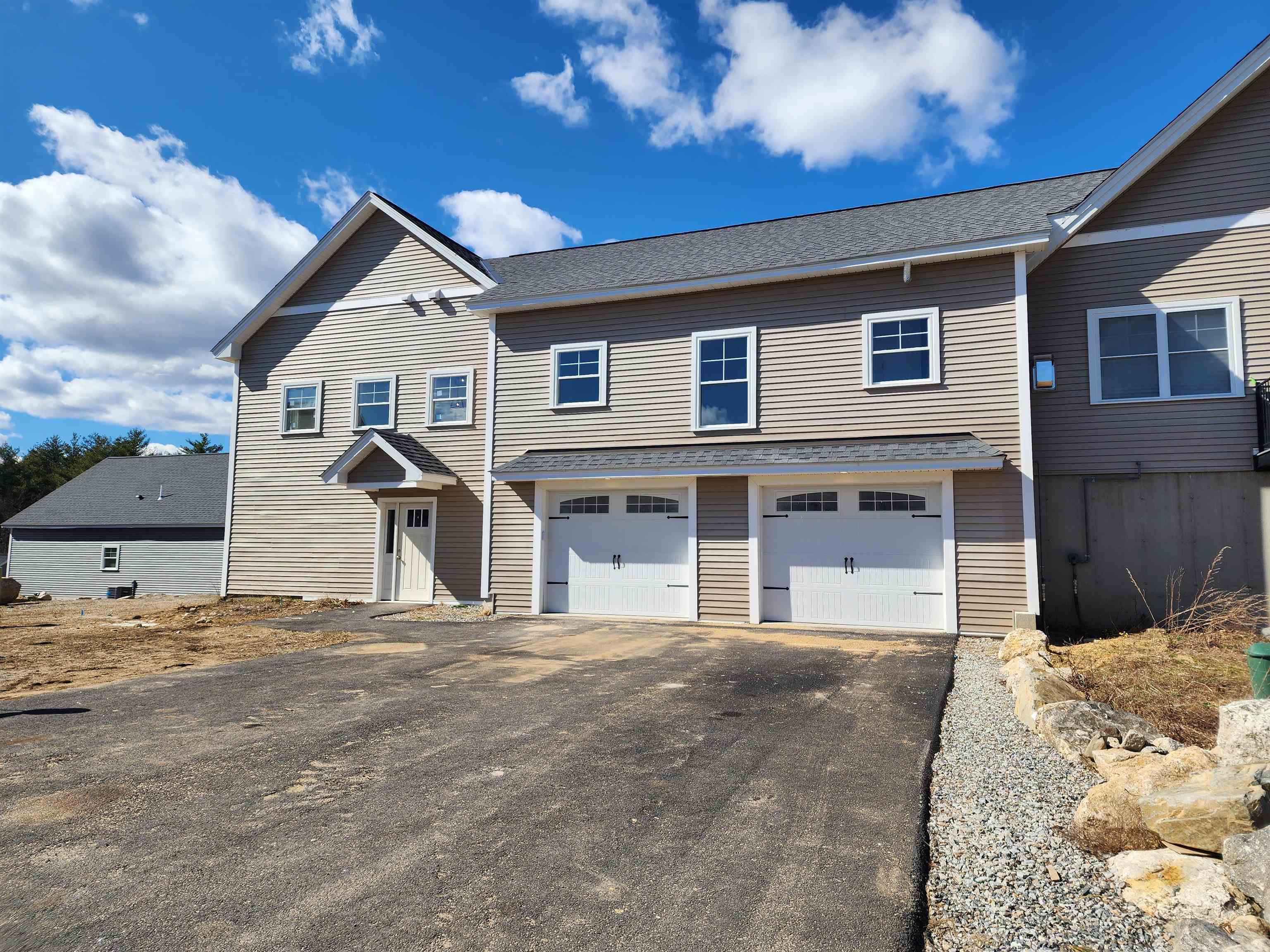 Chichester, New Hampshire 03258, United States, 2 Bedrooms Bedrooms, ,2 BathroomsBathrooms,Residential,Active,94939