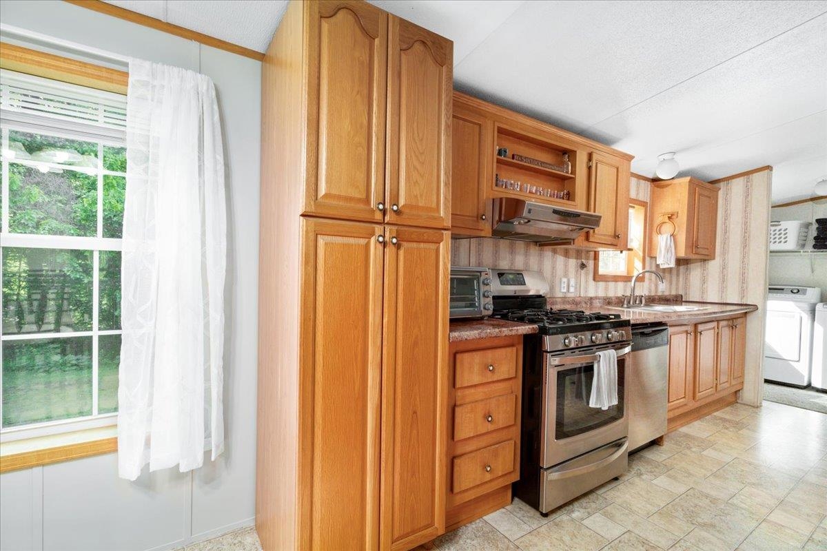 Rochester, New Hampshire 03867, United States, 3 Bedrooms Bedrooms, ,2 BathroomsBathrooms,Residential,Active,145853