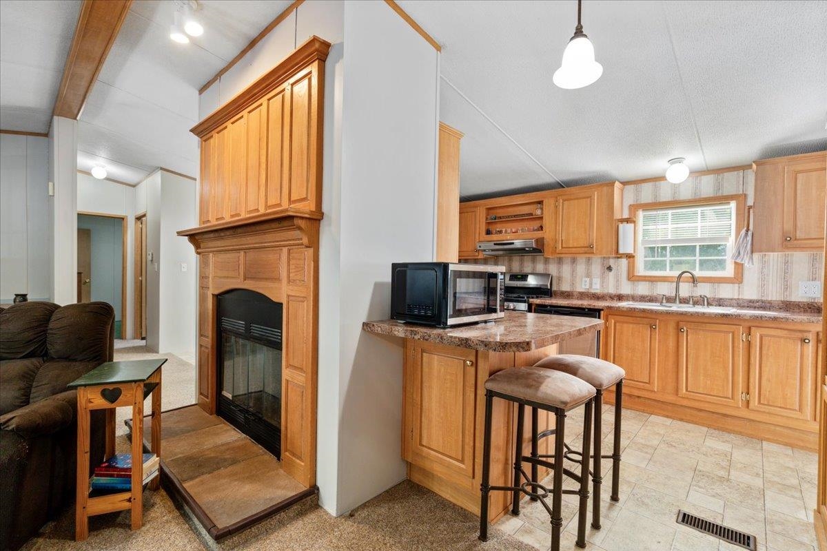 Rochester, New Hampshire 03867, United States, 3 Bedrooms Bedrooms, ,2 BathroomsBathrooms,Residential,Active,145853