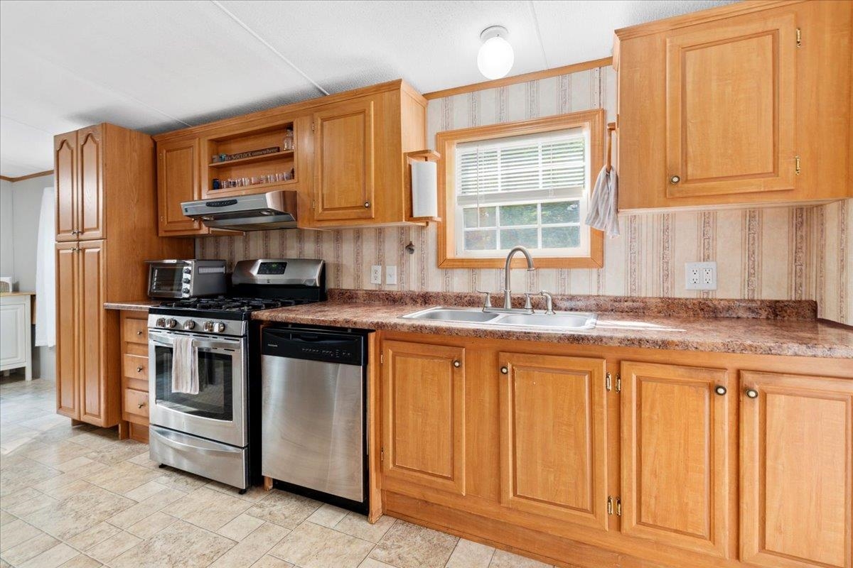 Rochester, New Hampshire 03867, United States, 3 Bedrooms Bedrooms, ,2 BathroomsBathrooms,Residential,Active,145853