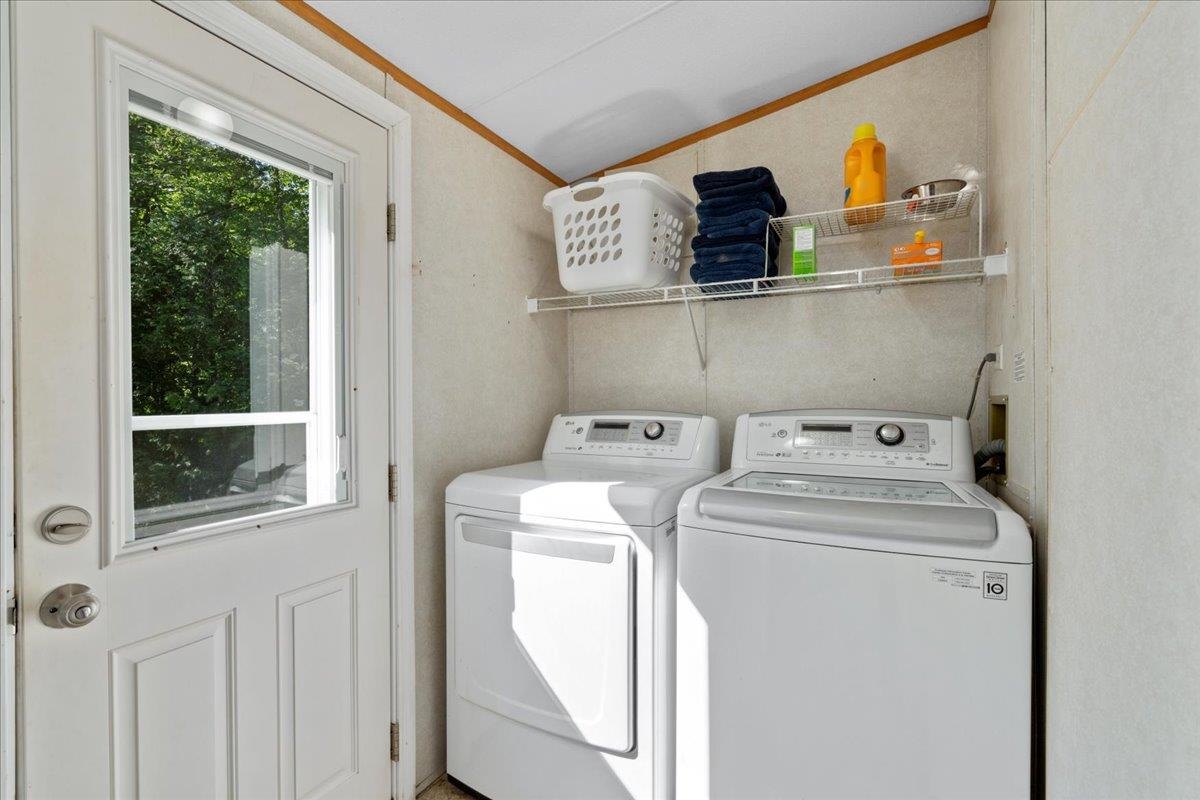 Rochester, New Hampshire 03867, United States, 3 Bedrooms Bedrooms, ,2 BathroomsBathrooms,Residential,Active,145853