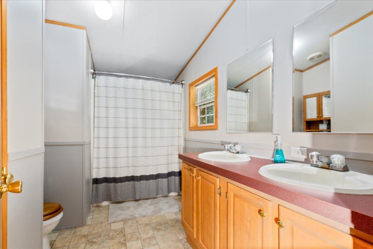 Rochester, New Hampshire 03867, United States, 3 Bedrooms Bedrooms, ,2 BathroomsBathrooms,Residential,Active,145853