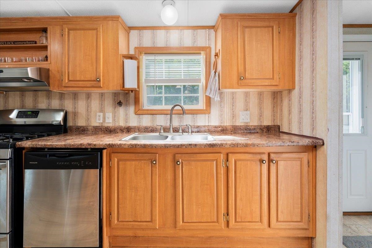 Rochester, New Hampshire 03867, United States, 3 Bedrooms Bedrooms, ,2 BathroomsBathrooms,Residential,Active,145853