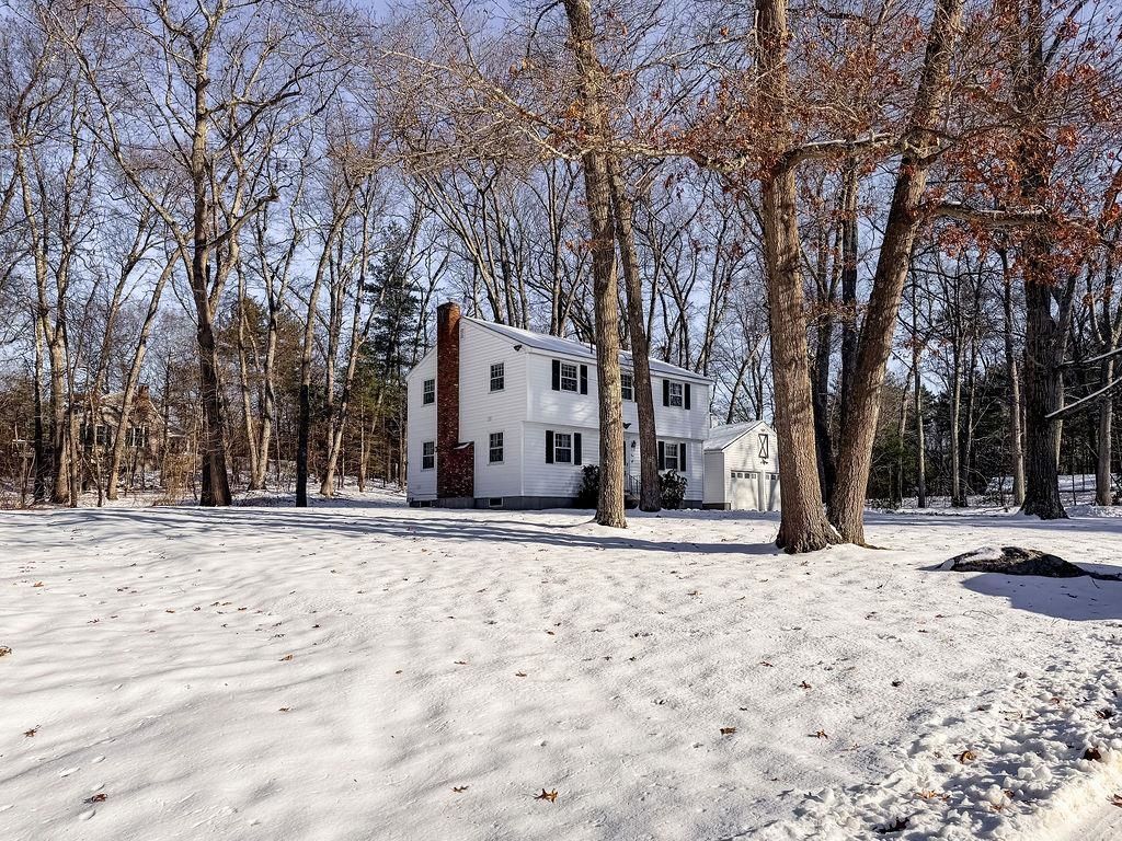 Photo of 1 Old Coach Road, Hudson, NH 03051 (MLS # 5071803)