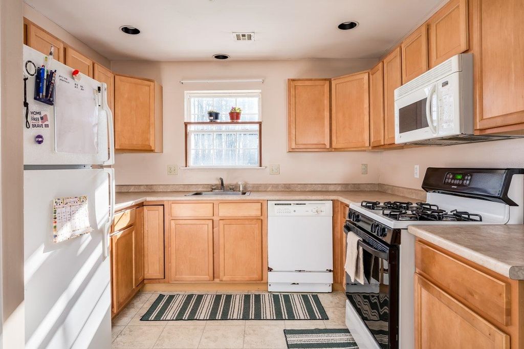 Photo of 15 Tampa Drive #B, Rochester, NH 03867 (MLS # 5076342)