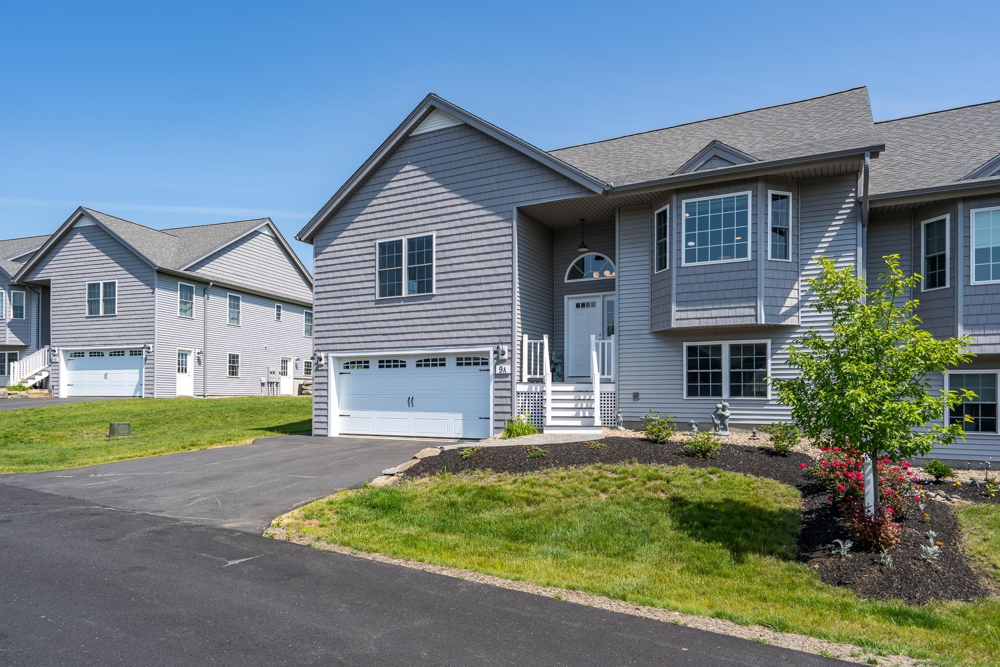 9 Lunas Avenue A