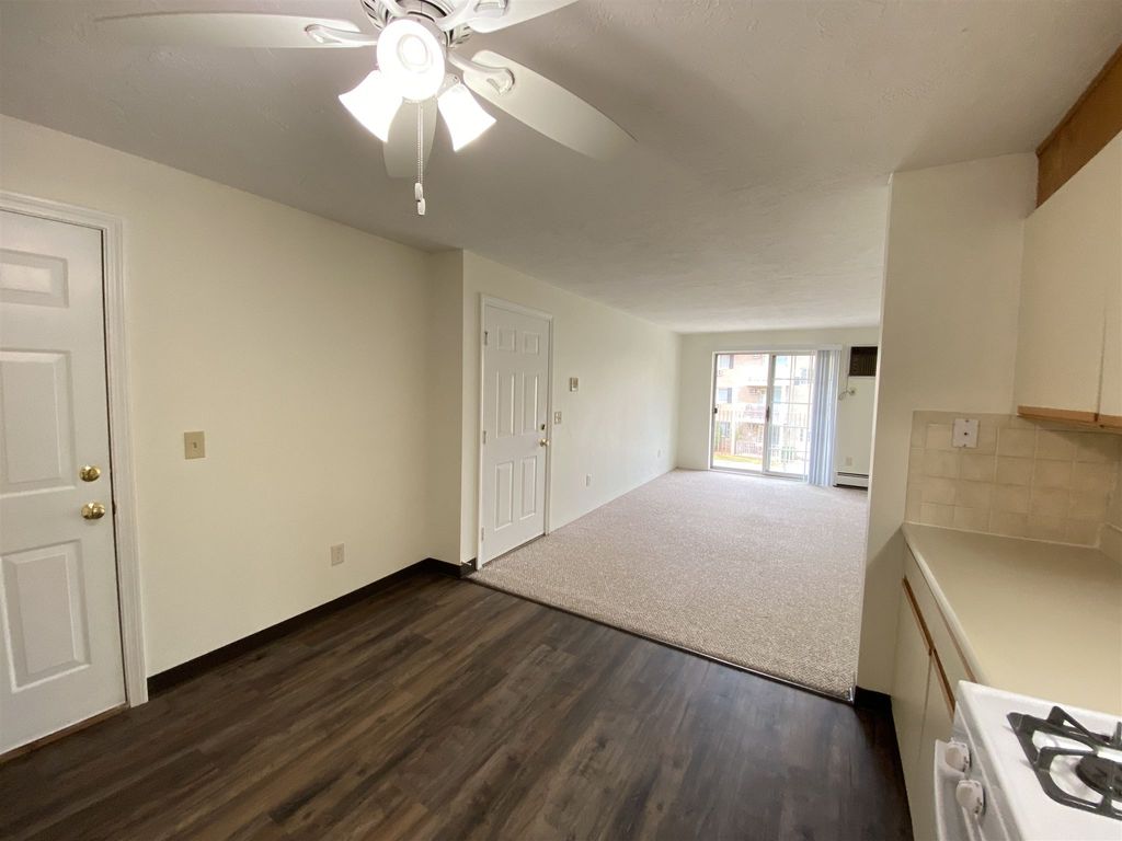 Photo of 377 Huse Road #37, Manchester, NH 03103 (MLS # 5071680)